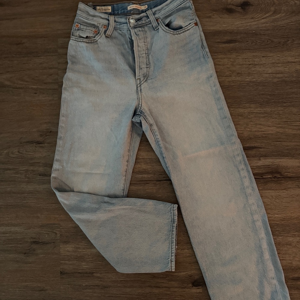 Levi's Light Wash Denim Jeans
